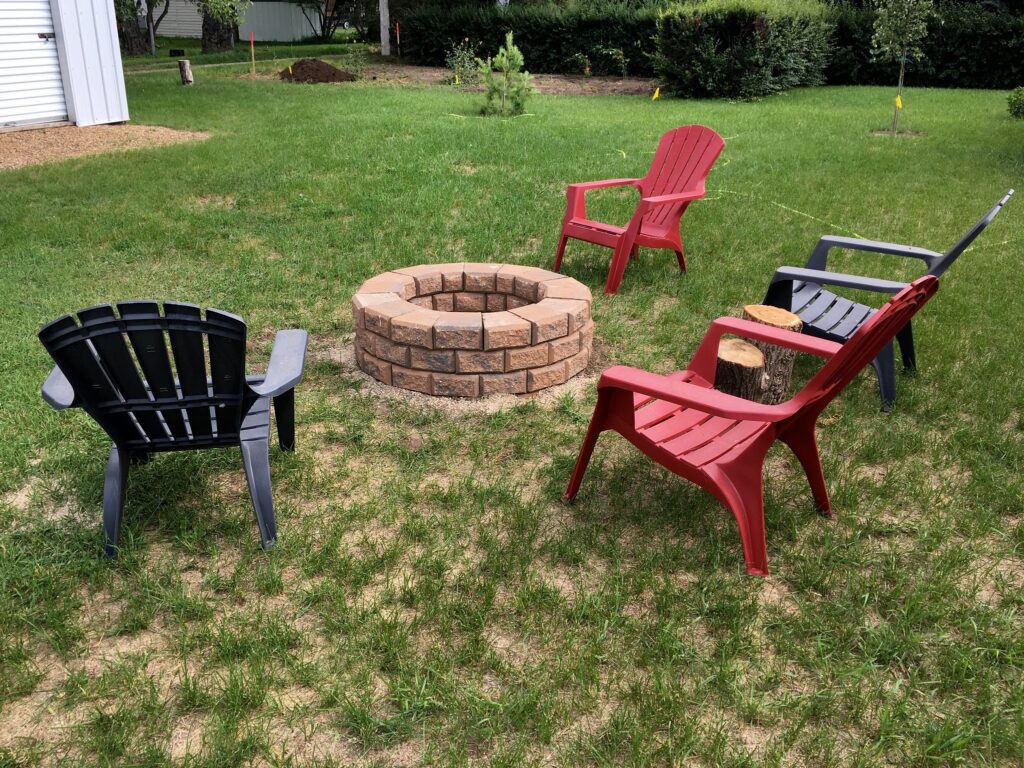 campfire pit in backyard landscaping ideas