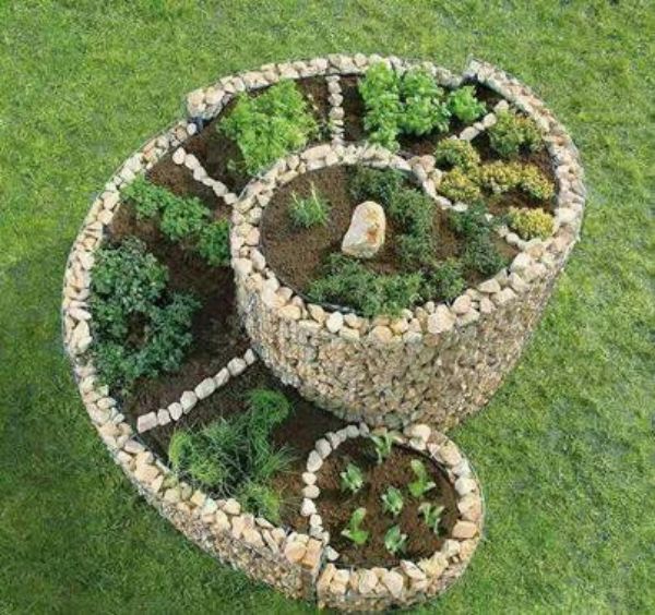 46 Modern & Small Corner Rock Garden Ideas: How to Create a Beautiful and Functional Space Contrasting Spiral Rock Garden