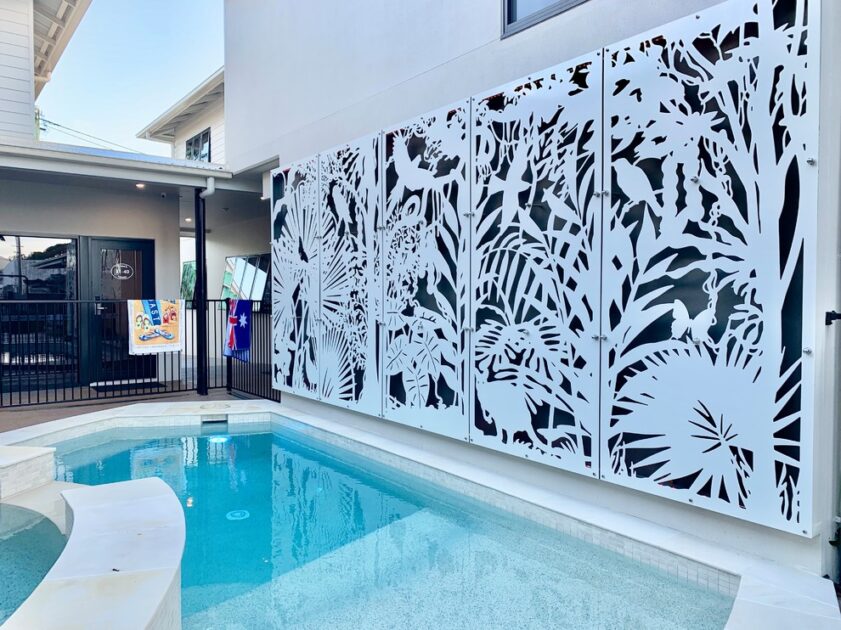 Privacy screens pool