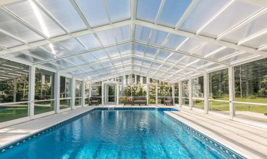 Retractable enclosure pool