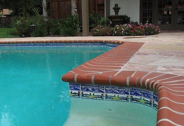 Tile edging pool