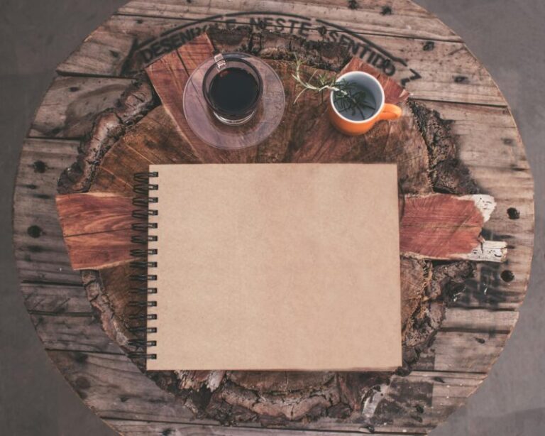 31 Best Tree Stump Ideas to Be Used in Backyard / Garden