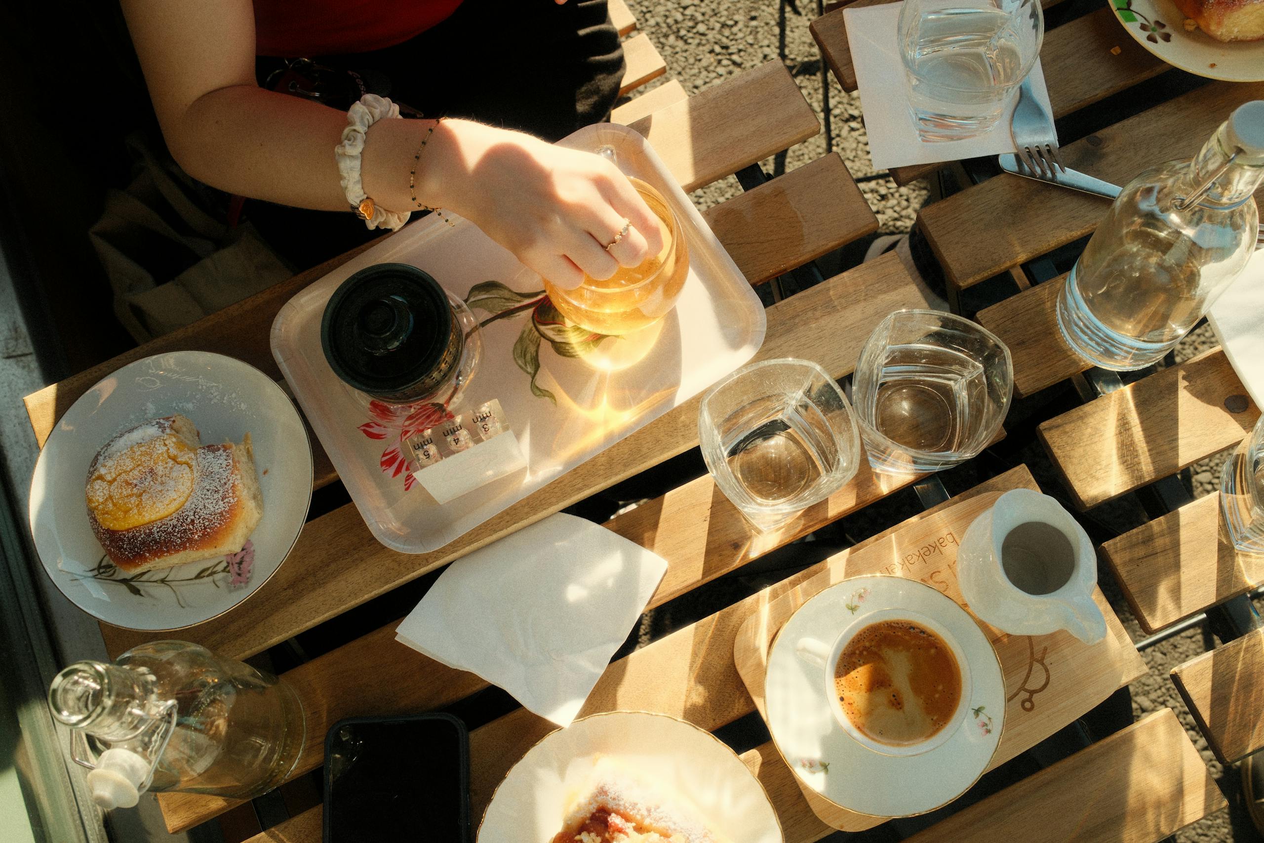 Acrylic Coffee Table: Ultimate Buying, Styling, and Care Guide